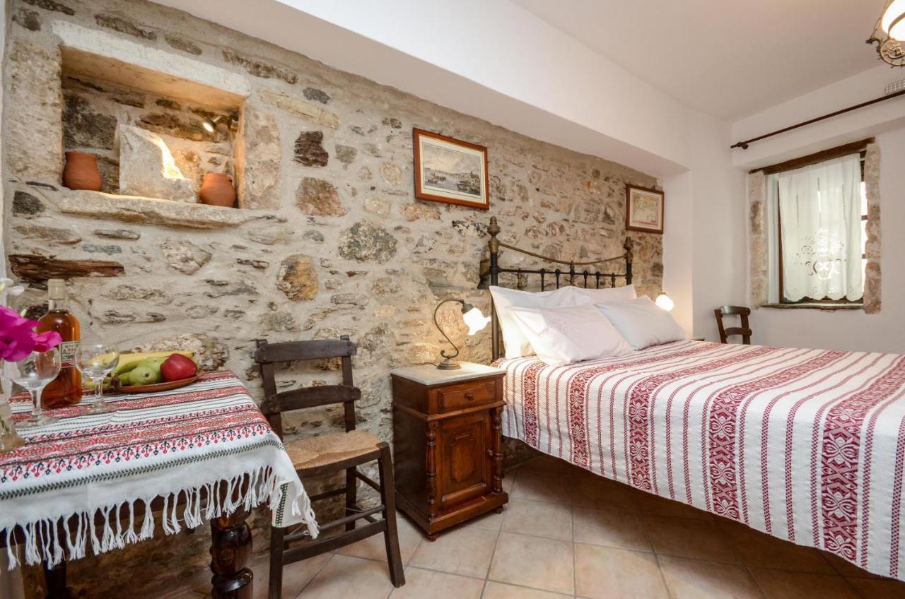 Venetiko Apartments Naxos City ภายนอก รูปภาพ