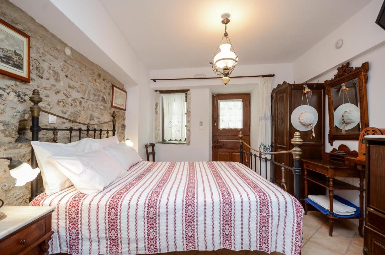 Venetiko Apartments Naxos City ภายนอก รูปภาพ