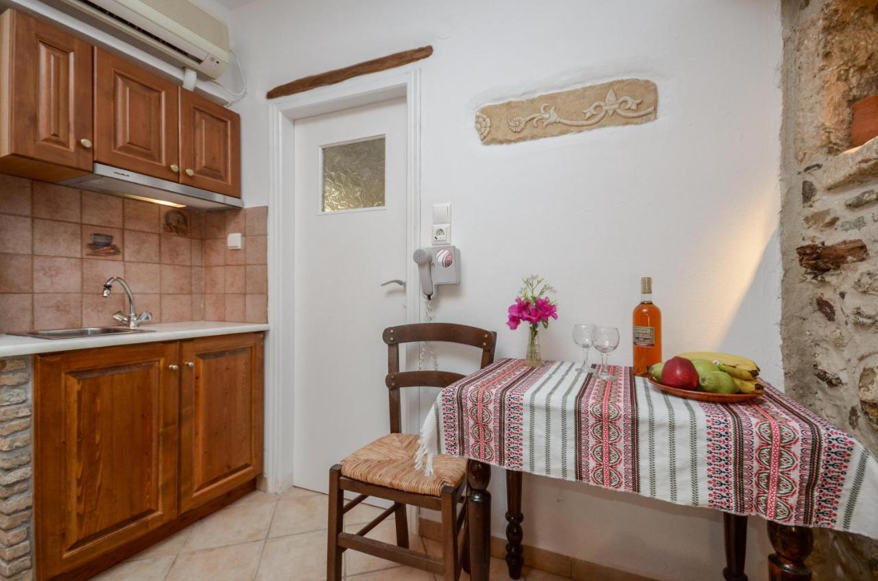 Venetiko Apartments Naxos City ภายนอก รูปภาพ