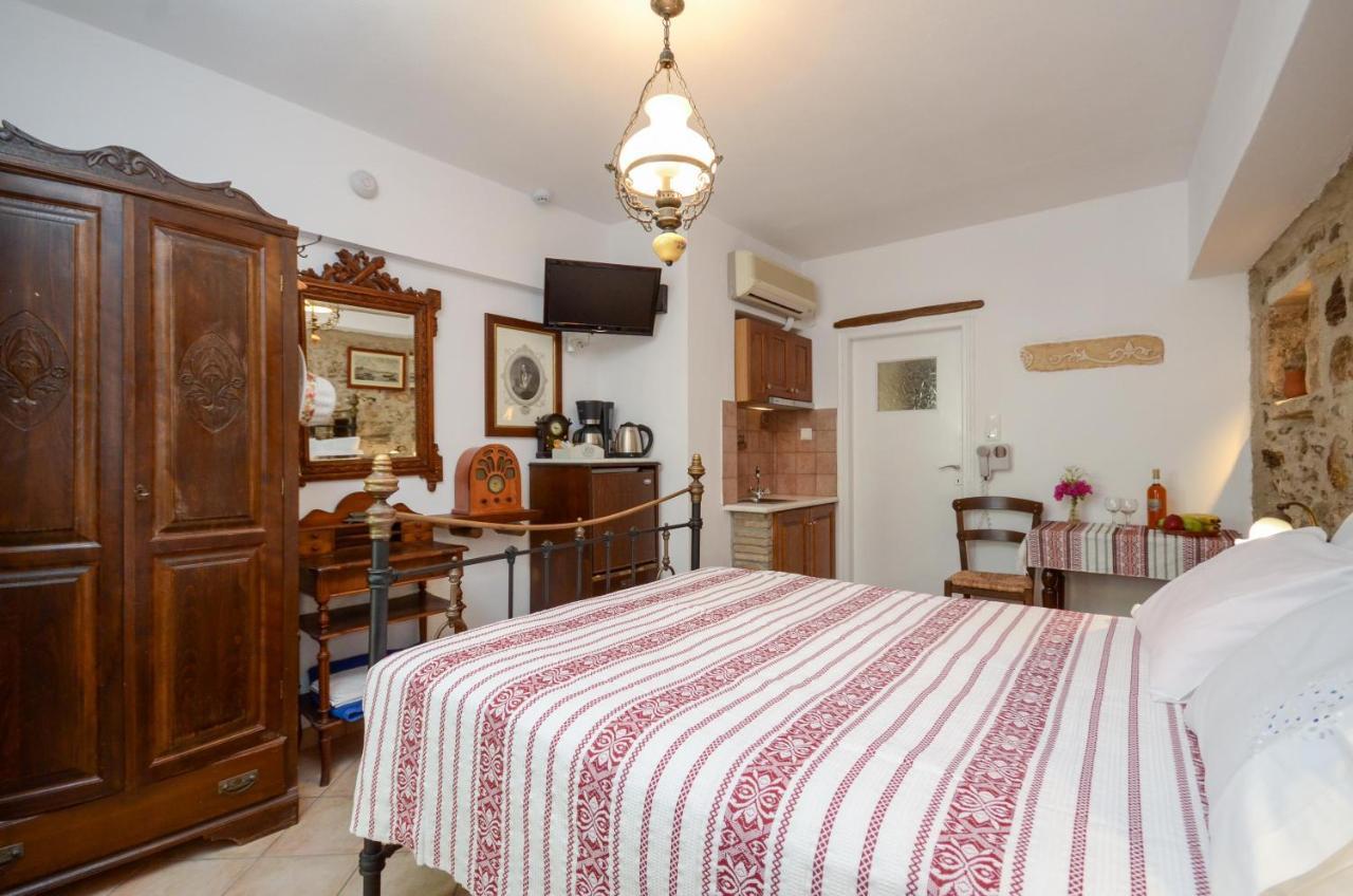 Venetiko Apartments Naxos City ภายนอก รูปภาพ