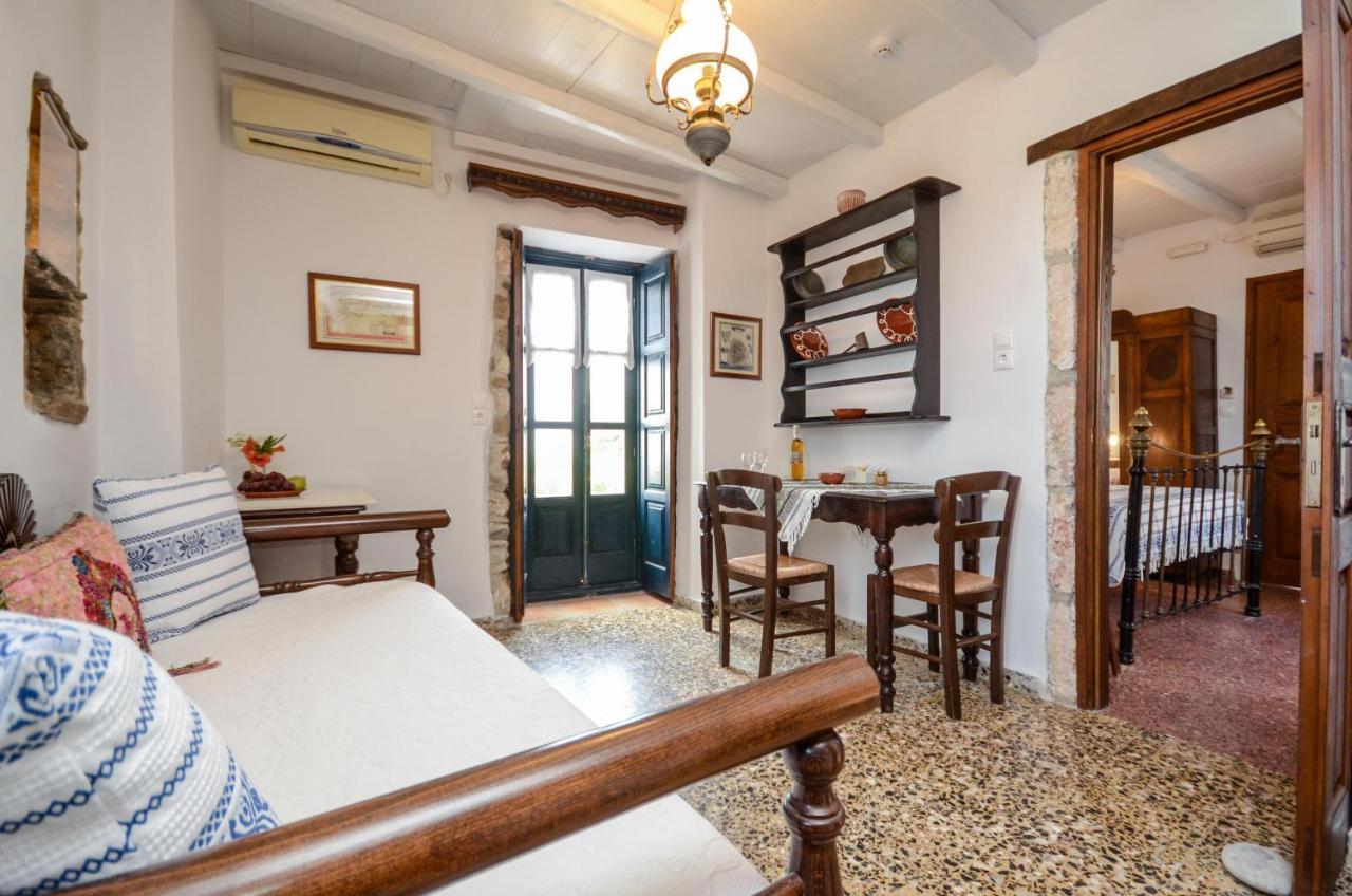 Venetiko Apartments Naxos City ภายนอก รูปภาพ