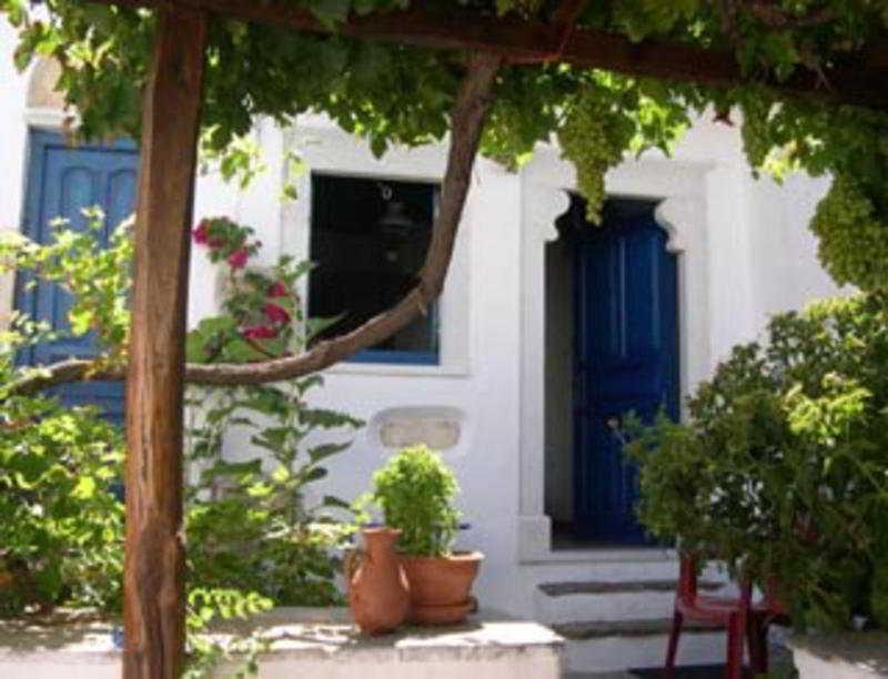 Venetiko Apartments Naxos City ภายนอก รูปภาพ